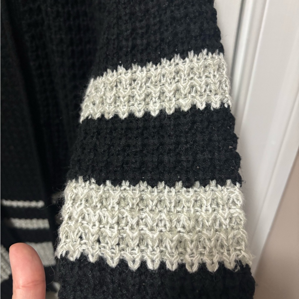 Over size knee length sweater - Picture 4 of 6
